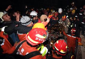 TÜRKIYE-HATAY-EARTHQUAKES-CHINESE RESCUE TEAM-WOMAN SURVIVOR-RESCUE