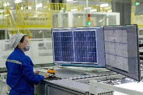 Xinhua Headlines: China's new bank loans surge, boosting growth prospects