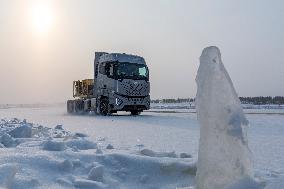 CHINA-HEIHE-TRIAL RUN OF VEHICLES(CN)