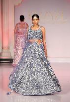 SRI LANKA-KANDY-FASHION SHOW