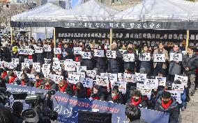 Itaewon crush victims' families seek to keep altar