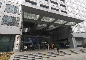 Xinhua Headlines: China rolls out registration-based IPO system across the board in milestone reform