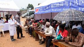 UGANDA-MUKONO-CHINESE MEDICAL TEAM-FREE MEDICAL SERVICE