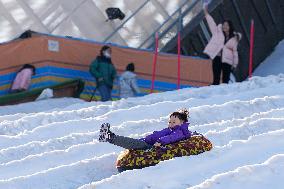 Xinhua Headlines: 2022 Olympic legacy shining as winter sports flourish in China