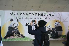 JAPAN-SHIRAHAMA-CHINA-GIANT PANDAS-RETURN
