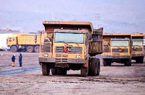 CHINA-INNER MONGOLIA-ALXA LEAGUE-COAL MINE COLLAPSE-RESCUE (CN)