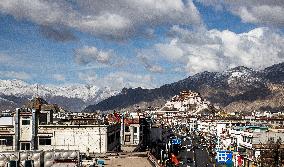 CHINA-TIBET-LHASA-SNOW (CN)