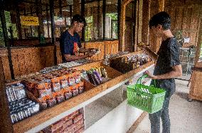 INDONESIA-YOGYAKARTA-CHOCOLATE PRODUCTS
