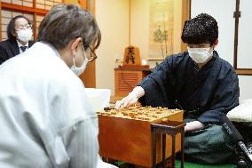 Fujii wins Game 5 of shogi's Osho series