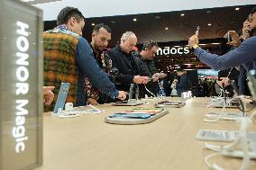 SPAIN-BARCELONA-MWC-HONOR-PRODUCTS