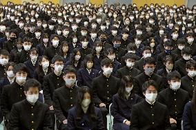Face masks at school graduation ceremonies