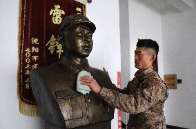 Xinhua Headlines: Sixty years on, hero soldier remains a role model in China