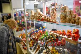 RUSSIA-MOSCOW-FOLK ARTS AND CRAFTS FAIR