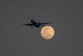 INDIA-NEW DELHI-FULL MOON