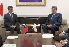 Taiwan's Kaohsiung mayor and Japan's LDP policy chief+