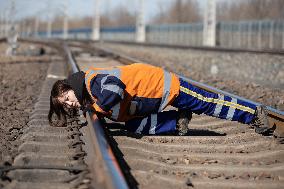 CHINA-HEILONGJIANG-RAILWAY-FEMALE INSPECTORS (CN)