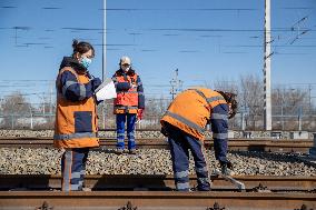 CHINA-HEILONGJIANG-RAILWAY-FEMALE INSPECTORS (CN)