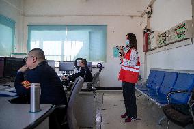 CHINA-HEILONGJIANG-RAILWAY-FEMALE INSPECTORS (CN)