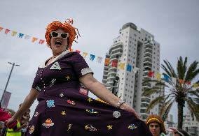 ISRAEL-HOLON-PURIM-PARADE