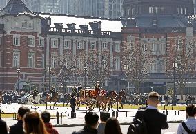 Carriage carries new ambassador to Imperial Palace