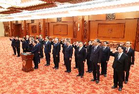 (TWO SESSIONS)CHINA-BEIJING-STATE COUNCIL-CONSTITUTION-PLEDGING ALLEGIANCE (CN)