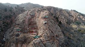 CHINA-NINGXIA-GUYUAN-XUMISHAN GROTTOES-RESTORATION (CN)