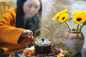 CHINA-ANHUI-HUANGSHAN-TEA CONSUMPTION (CN)