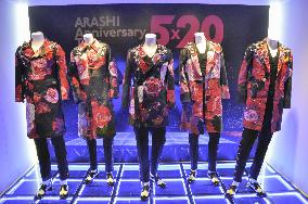 Japan pop group Arashi outfits shown in China