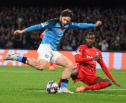 (SP)ITALY-NAPLES-FOOTBALL-UEFA CHAMPIONS LEAGUE-ROUND OF 16-NAPOLI VS FRANKFURT