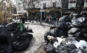 FRANCE-PARIS-GARBAGE ON STREET