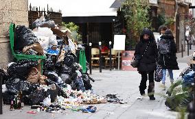 FRANCE-PARIS-GARBAGE ON STREET