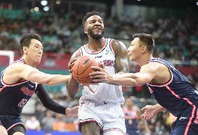 (SP)CHINA-GUANGZHOU-BASKETBALL-CBA LEAGUE-GUANGZHOU LOONG LIONS VS GUANGDONG SOUTHERN TIGERS (CN)