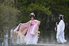 CHINA-ZHEJIANG-HANGZHOU-FLOWER FESTIVAL-CELEBRATION (CN)