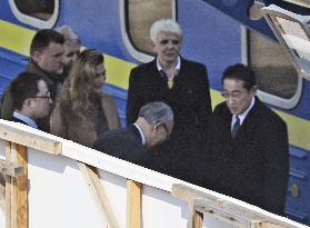 Japan PM Kishida arrives in Kyiv