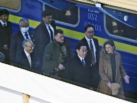 Japan PM Kishida arrives in Kyiv