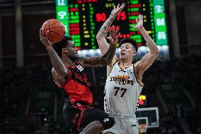 (SP)CHINA-SHENYANG-BASKETBALL-CBA LEAGUE-LIAONING FLYING LEOPARDS VS JIANGSU DRAGONS (CN)