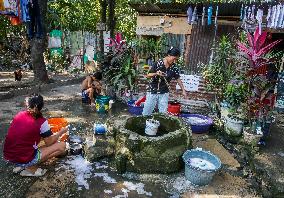PHILIPPINES-QUEZON CITY-DAILY LIFE-WATER