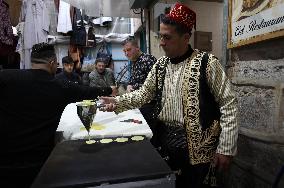 MIDEAST-NABLUS-RAMADAN-SWEETS