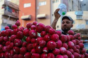 MIDEAST-GAZA CITY-RAMADAN-MARKET