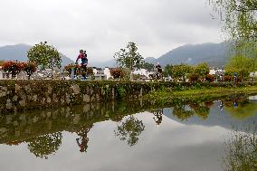 (SP)CHINA-ANHUI-YIXIAN-CYCLING (CN)