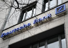 GERMANY-BERLIN-DEUTSCHE BANK-STOCK-SINK