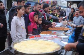 MIDEAST-GAZA-RAFAH-RAMADAN-MARKET