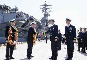 U.S. carrier enters port at Busan