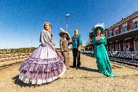 CROATIA-PULA-TOURIST GUIDES-COSTUME