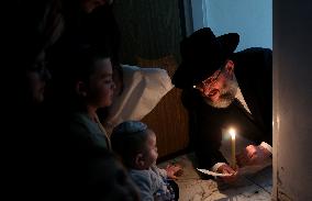 ISRAEL-KFAR CHABAD-PASSOVER-PREPARATION