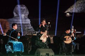 EGYPT-GIZA-PYRAMIDS SCENIC SPOT-CHINESE-EGYPTIAN MUSICIANS-CONCERT