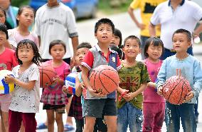 (SP)CHINA-GUANGXI-RONGSHUI-MIAO VILLAGE-BASKETBALL (CN)