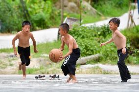 (SP)CHINA-GUANGXI-RONGSHUI-MIAO VILLAGE-BASKETBALL (CN)