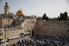 MIDEAST-JERUSALEM-WESTERN WALL-PRAY