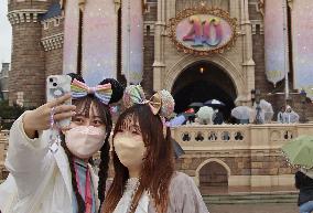 Tokyo Disneyland marks 40th anniv. of opening